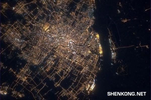 宇航员回忆在太空拍上海夜景：是否拍到新2全讯网中心儿子